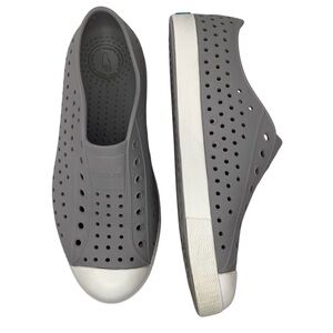 Native Jefferson Unisex Slip On Lightweight White/Gray Water Shoes Sz J4